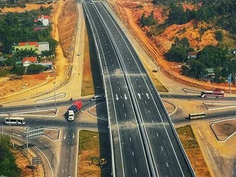 Thủ tướng biểu dương các chủ đầu tư, Ban Quản lý dự án, đơn vị tư vấn, thi công các công trình trọng điểm quốc gia