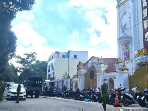 Phong tỏa, khám xét quán karaoke nổi tiếng bậc nhất ở Quảng Ngãi