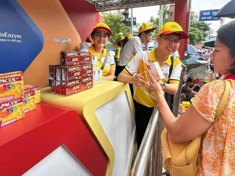 Dược Hậu Giang tiếp sức tại các trạm khách “A80 tự hào Việt Nam”