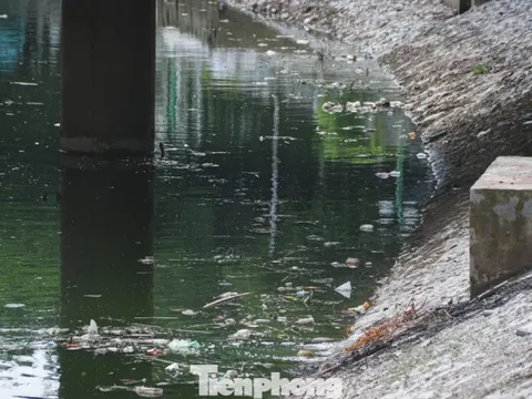 Sông Tô Lịch chỉ có thể hồi sinh khi quản lý tốt không gian hai bên bờ