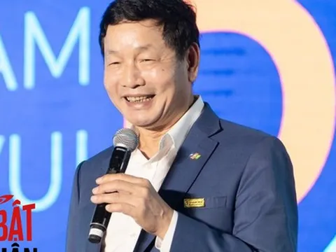 Ông Trương Gia Bình: FPT muốn xây "lớp học đảo ngược", không giảng bài và kiểm tra, học sinh tự học với AI, thầy cô chỉ hướng dẫn và phản biện