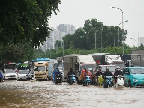 Cấp bách giải bài toán ‘cứ mưa là thành phố ngập sâu, tê liệt’