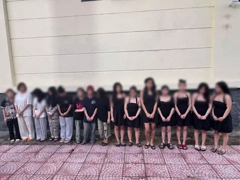 Bắt khẩn cấp, khám xét nơi ở của chủ quán Đằng Văn Sơn