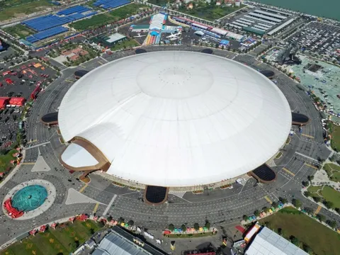 Trạm sạc xe điện 1.200 cổng lớn chưa từng có của tỷ phú Phạm Nhật Vượng tại công trình Top 10 thế giới