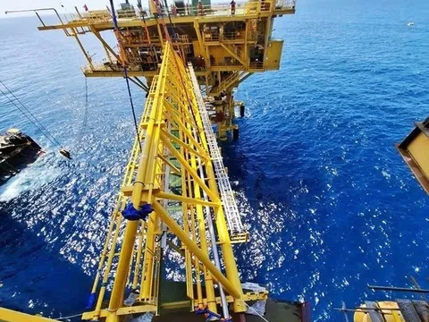 Khối thép 800 tấn sừng sững giữa trùng khơi: Công trình khẳng định sức mạnh chinh phục biển sâu của VN