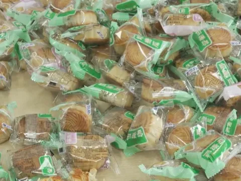 Thu giữ 1500 chiếc bánh Trung thu "3 không" tại Hà Nội, giá rẻ chỉ 2.000 – 3.000 đồng/chiếc: Không nhãn mác, không thương hiệu, không hạn sử dụng