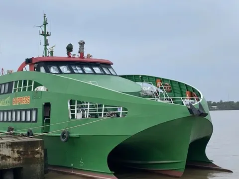 Cưỡng chế kê biên tàu cao tốc Mai Linh Express để thu nợ