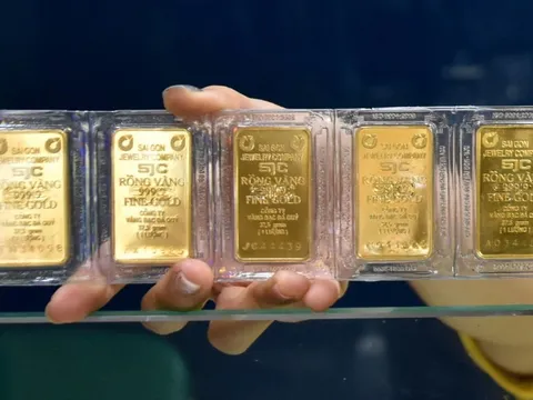 Giá vàng hôm nay, 18-9: Sụt giảm rất mạnh