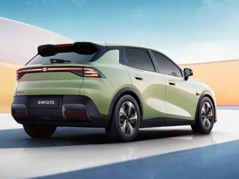 Ông trùm xe tải hợp tác xây nhà máy tại Việt Nam hé lộ mẫu SUV điện cỡ nhỏ: Một lần sạc đi hơn 500 km, giá khởi điểm từ 400 triệu đồng