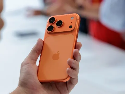 iPhone 17 Pro Max “cháy hàng”, nhiều người Việt đua nhau chi tiền để nhận máy sớm