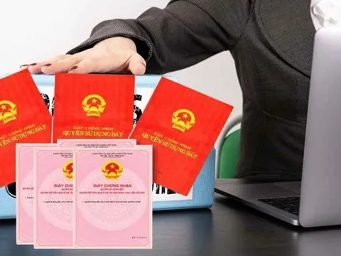 Hứa làm sổ đỏ rồi chiếm đoạt tiền, cựu cán bộ lĩnh 14 năm tù