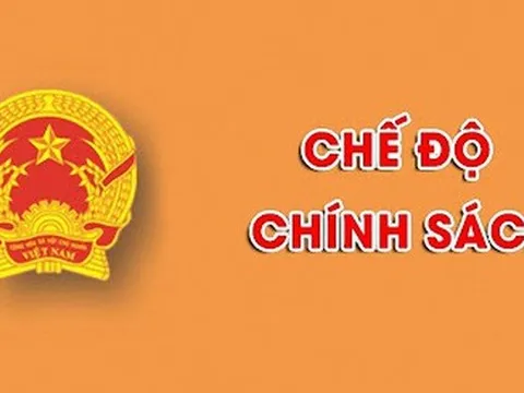 Chính sách với cán bộ từ cấp xã trở lên đã đủ tuổi nghỉ hưu nghỉ việc ngay do sắp xếp bộ máy