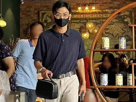 Đi xin lỗi bị từ chối, “tổng tài” về nhà có hành động lạ, khiến người thân lo lắng