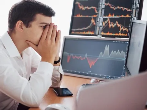 Vì sao lợi nhuận tăng nhưng giá cổ phiếu không tăng?