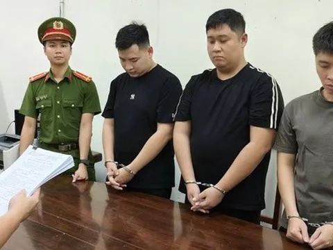 Bắt 3 đối tượng ẩn sau “nhóm VIP trên mạng xã hội”, thu giữ xe sang, phong tỏa số tiền lớn