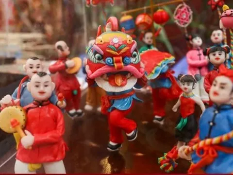 Đồ chơi trung thu thất truyền giá bạc triệu hút khách