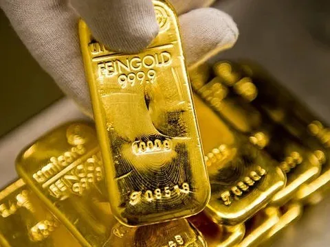 Vàng đắt hay rẻ?