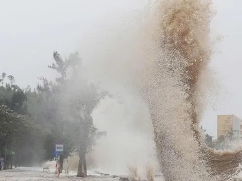 Tương tác của không khí lạnh khiến diễn biến siêu bão Ragasa thêm phức tạp