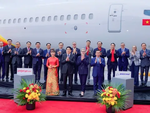 Chủ tịch nước chứng kiến Vietjet nhận bàn giao tàu bay Boeing đầu tiên