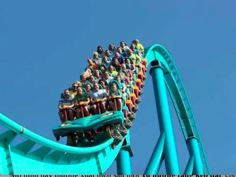 Chứng khoán đột ngột đánh rơi hơn 40 điểm rồi “rút chân”, nhà đầu tư bán tháo đã mất hàng?