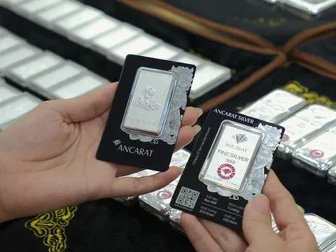 Giá bạc tiếp tục bật tăng mạnh