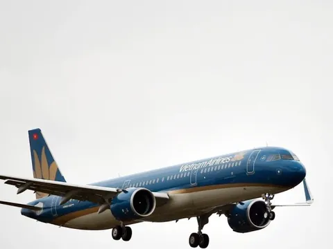 Hủy hàng loạt chuyến bay vì siêu bão Ragasa