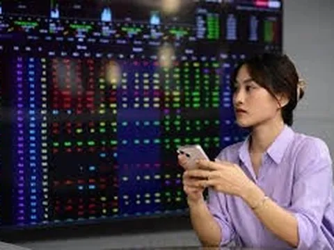 Tiền vào chứng khoán 'mất hút'