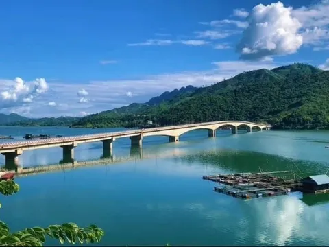 Cây cầu 100% 'hàng nội' bắc ngang sông Đà, trụ cầu 105m cao nhất Việt Nam: DN nào đứng sau?