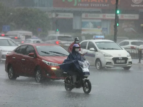 Bão số 9 Ragasa giật trên cấp 17 tiến gần đất liền: Hà Nội sẽ mưa to gió lớn ở đâu, cấp độ thế nào?