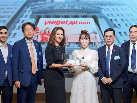 Tiến sĩ Nguyễn Thị Phương Thảo đến sàn chứng khoán NYSE rung chuông: Chúng tôi sẽ sớm bay đến Mỹ