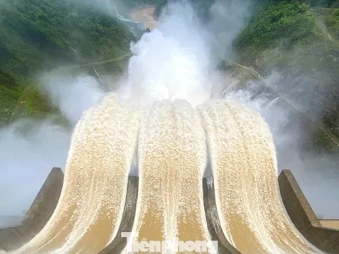 Thủy điện lớn nhất Bắc Trung Bộ xả nước trước bão số 9