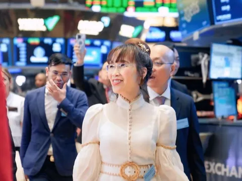 Cổ phiếu HDBank bất ngờ "tím lịm" sau khi tỷ phú Nguyễn Thị Phương Thảo rung chuông tại sàn giao dịch chứng khoán New York (NYSE)