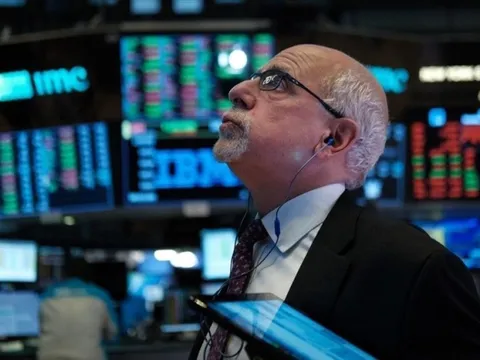 Phiên 24/9: Khối ngoại tiếp đà bán ròng gần 1.600 tỷ đồng, cổ phiếu nào bị "xả" mạnh nhất?