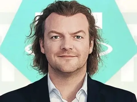 Chủ tịch Tether sắp vượt Warren Buffett thành người giàu thứ 5 thế giới với 224 tỷ USD tài sản, tạo nên đế chế tiền số sánh ngang OpenAI