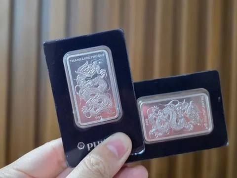 Giá bạc tăng vùn vụt