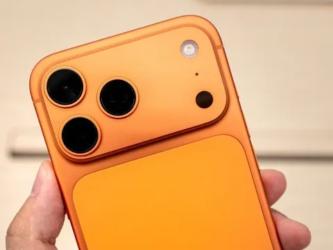 Soi dưới kính hiển vi, nguyên nhân iPhone 17 Pro dễ trầy xước đã bị phát hiện