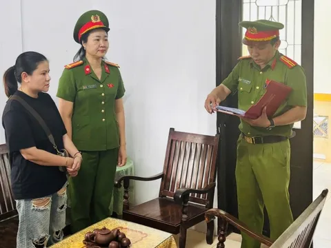 Khởi tố, cấm đi khỏi nơi cư trú với Nguyễn Thị Loan