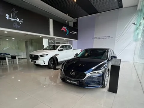 Doanh số bết bát, sedan hạng D đã hết thời?