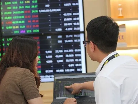 Triển vọng thị trường chứng khoán Việt Nam cuối năm qua lăng kính chuyên gia