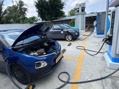 V-Green của tỉ phú Phạm Nhật Vượng đề xuất không áp giá điện khung giờ cao điểm với trạm sạc