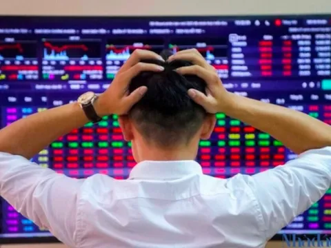 Hơn 100.000 tỷ đồng rút khỏi thị trường chứng khoán Việt Nam từ đầu năm, điều gì đang diễn ra?