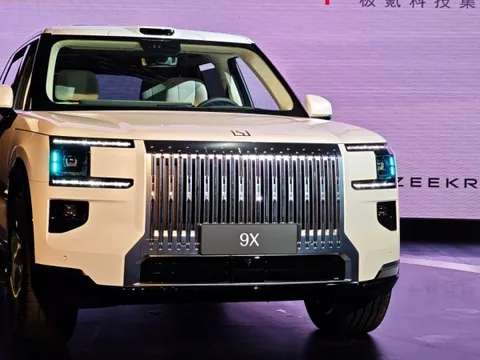 Hãng xe rục rịch về Việt Nam ra mắt mẫu SUV hybrid cỡ lớn đối đầu Mercedes-Benz GLS: Giá tương đương 1,7 tỷ, đi từ Hà Nội đến Nha Trang mới cần tiếp nhiên liệu