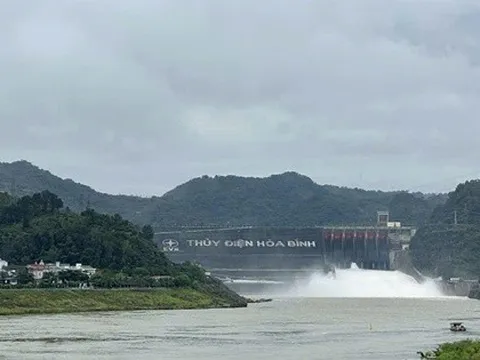 2 hồ thủy điện Hòa Bình và Tuyên Quang xả lũ