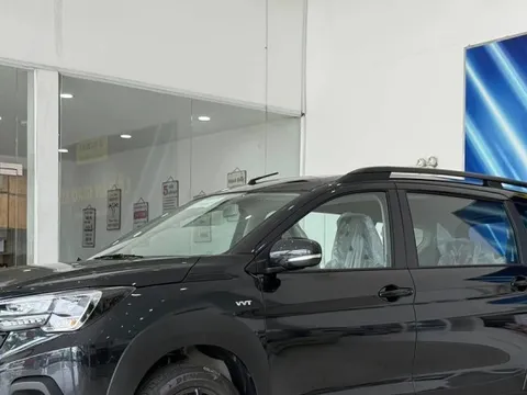 Mẫu xe Nhật 7 chỗ giảm giá xuống ngang sedan cỡ B