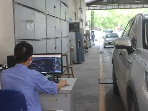 Việt Nam nguy cơ thành 'bãi rác công nghệ' nếu chậm siết nhiên liệu ô tô?