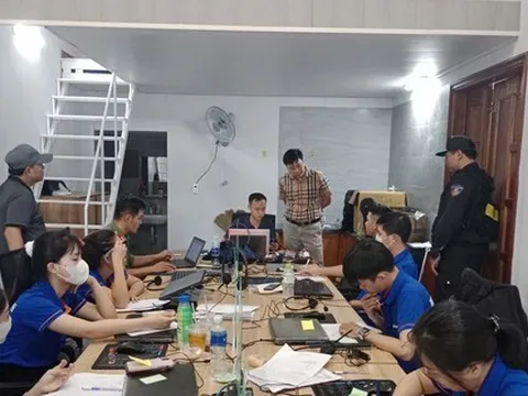 Công an đồng loạt ập vào 10 chi nhánh Công ty Dịch vụ Huy Hoàng FN, triệt phá đường dây dụ hàng trăm nghìn người mở thẻ tín dụng để chiếm đoạt tài sản