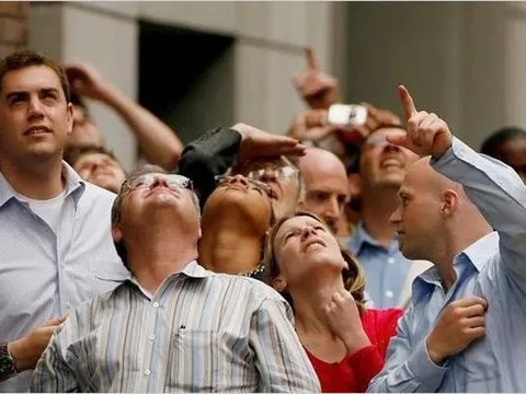 Giới nhà đầu tư chuyên nghiệp đều làm điều này để không bị ‘cháy tài khoản’