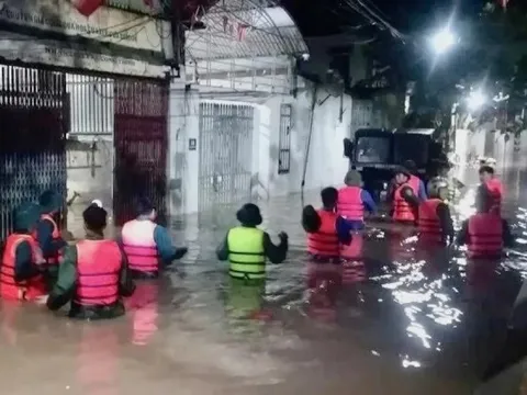 Hà Nội di dời hơn 60 hộ dân trong đêm