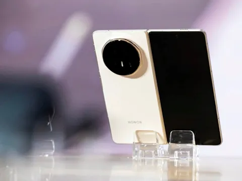 Thế Giới Di Động mở đặt trước smartphone gập đầu tiên có tính năng phát hiện giả mạo AI, quà tặng 12 triệu đồng