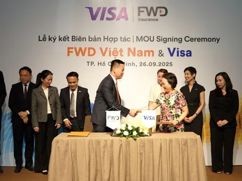Trả góp phí bảo hiểm an toàn và thông minh nhờ sự kết hợp giữa FWD Việt Nam và Visa